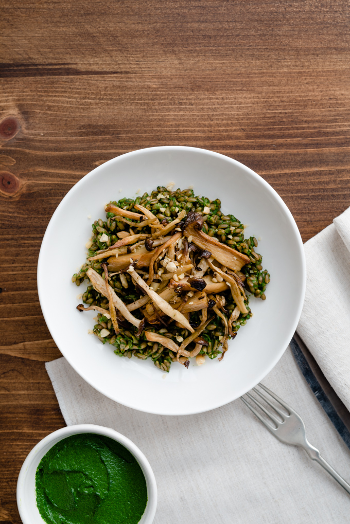 Farro with Spinach & Roasted Mushrooms - Great heart grain salad, love the roasted mushrooms and hint of lemon!